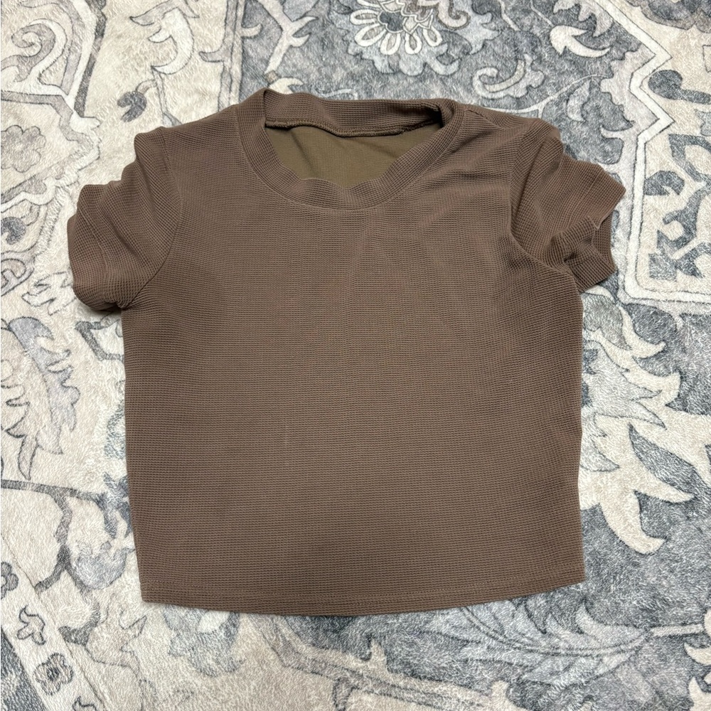 Alo cropped workout shirt